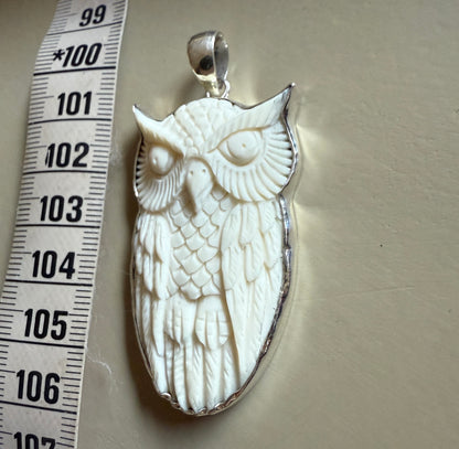 Hanger handcarved uil