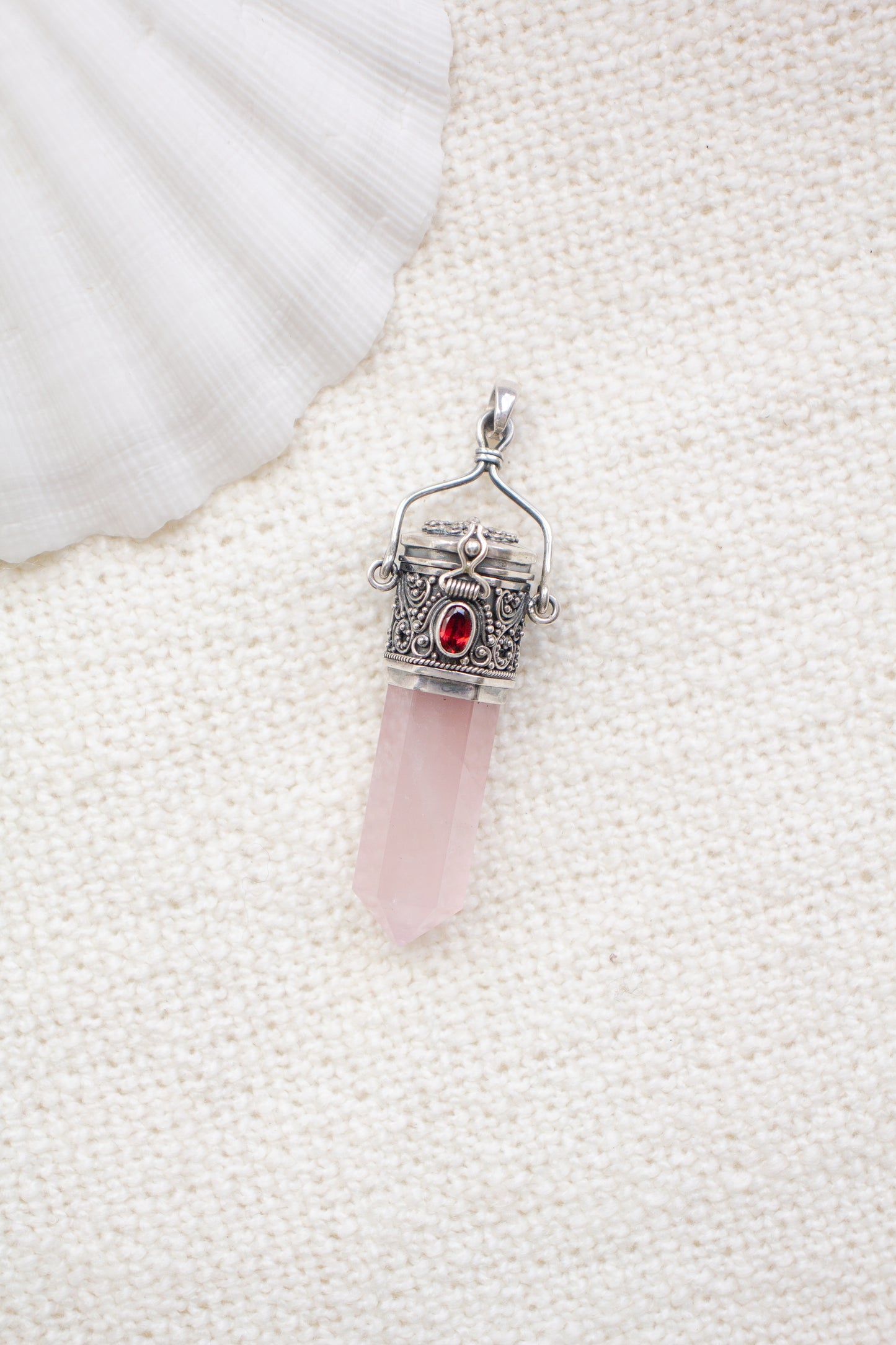 Hanger Rozenkwarts Amulet Rosa